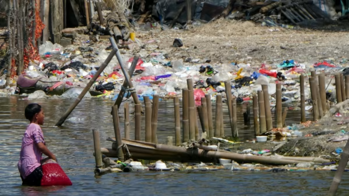 Indonesia plans to ban single-use plastic by end of 2029