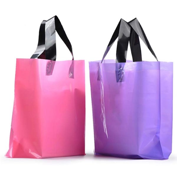 Túi nhựa dùng trong mua sắm thường được chú trọng mẫu mã, màu sắc hơn